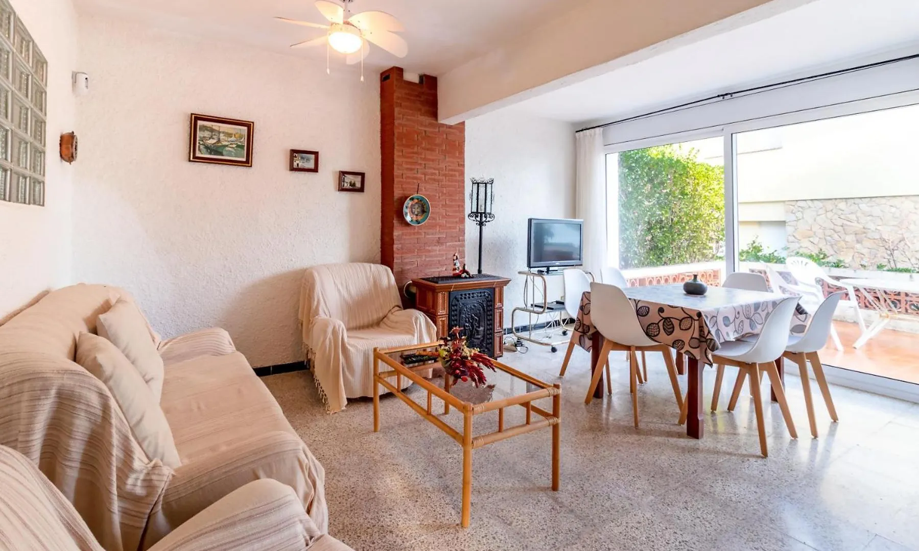 Les Tonyines 68 Apartamento Con Vistas Y Terraza Llanca Spain